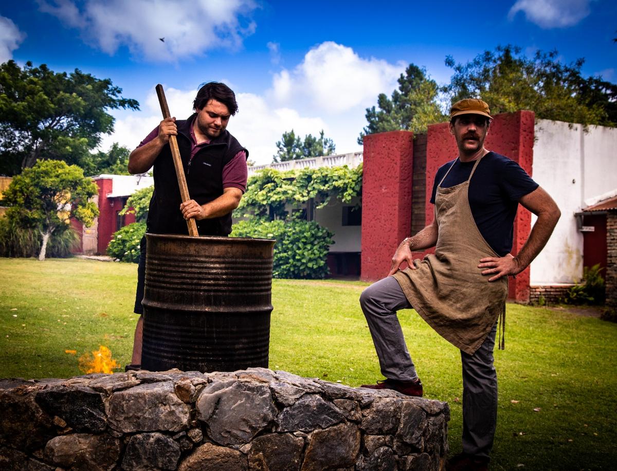 Cocina de campo: el tacho al fuego en el parque
